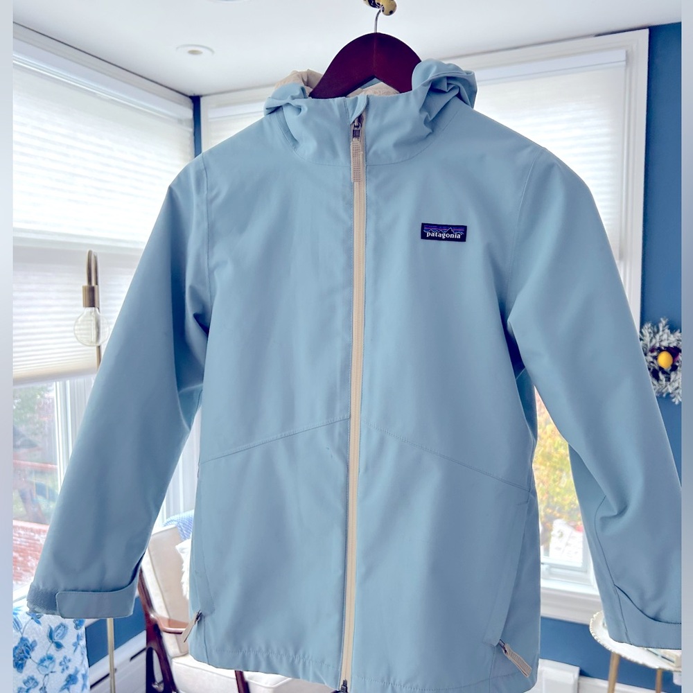 Patagonia Youth Jacket - 4 coats in one, including Raincoat! Size Medium (10).